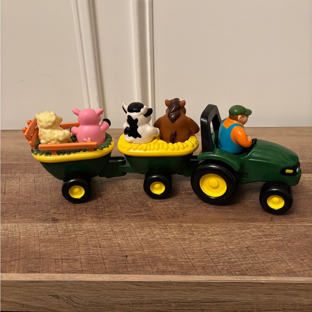 ERTL John Deere Animal Sounds Hayride Set Toy Tractor Wagon Farmer Farm Animals - Picture 4 of 5